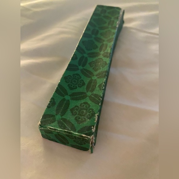 CHINESE FLOWER BAMBOO FOLDING HAND FAN + BOX + YELLOW TASSEL - Picture 10 of 14